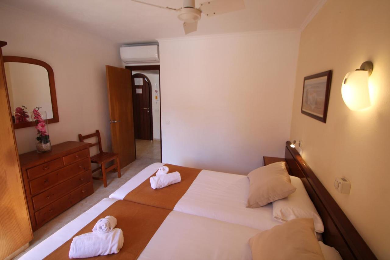 Apartaments Talayot Cala'N Blanes  Kültér fotó
