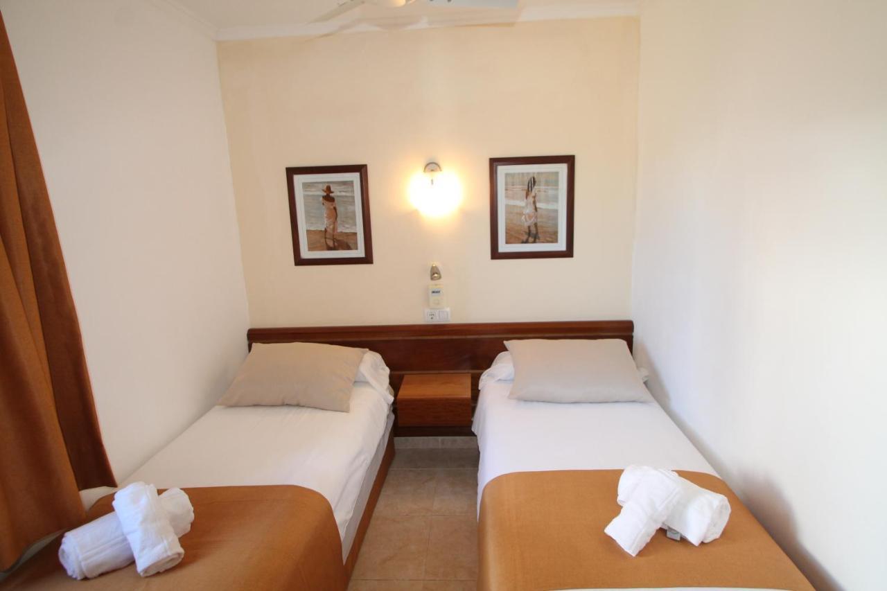 Apartaments Talayot Cala'N Blanes  Kültér fotó